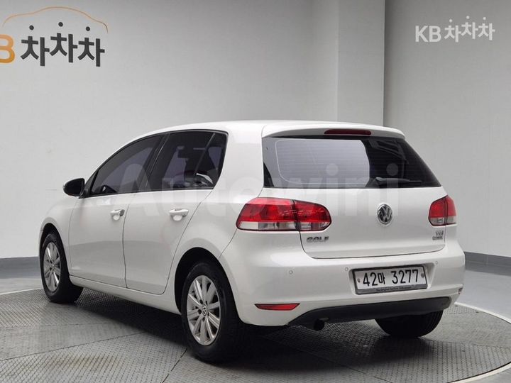 Volkswagen Golf 2011 — 2