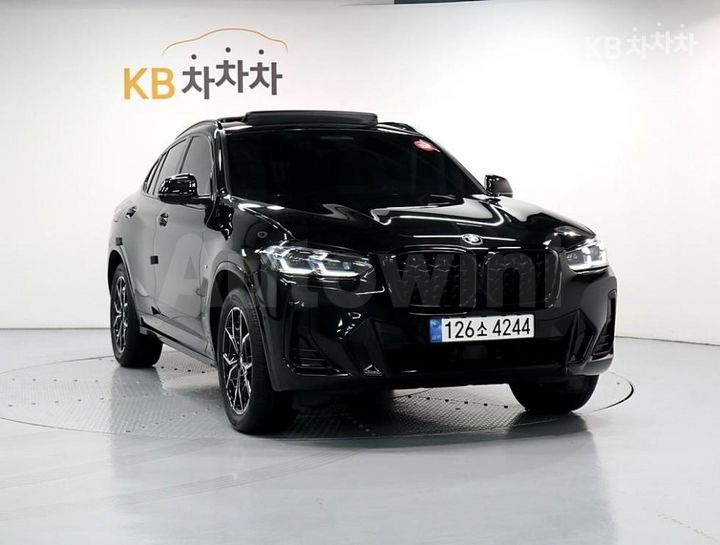 BMW X4 2023 — 2