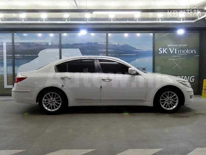 Hyundai Genesis 2008 — 3