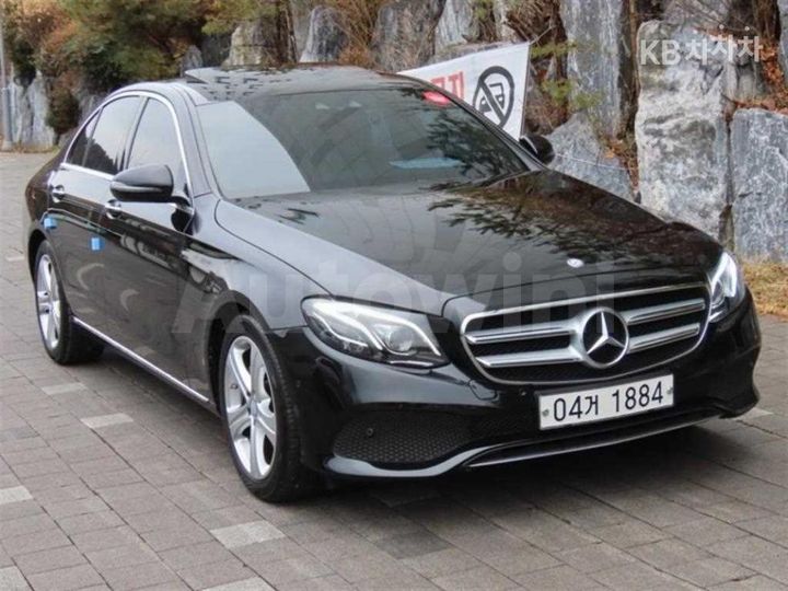 Mercedes-Benz E Class 2017 — 2