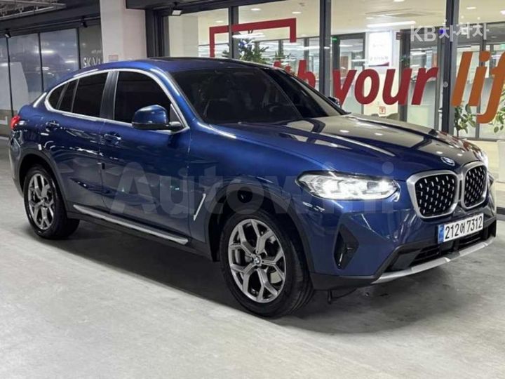 BMW X4 2023 — 2