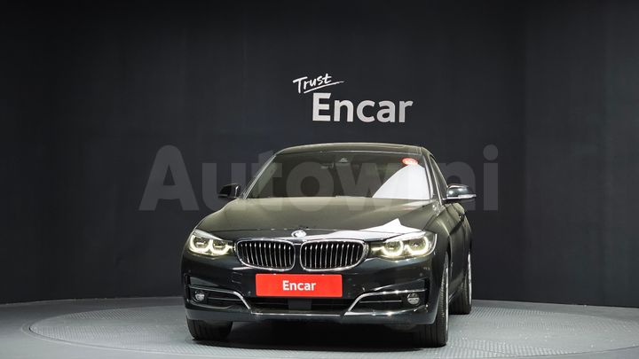 BMW 3 Series 2020 — 3
