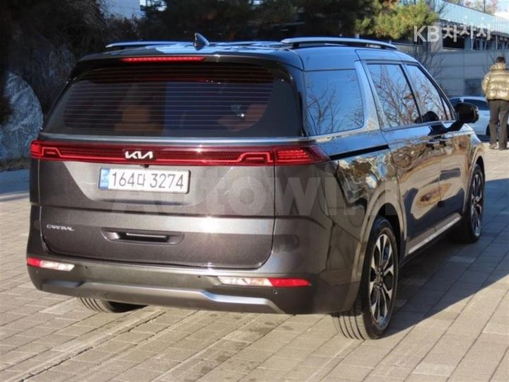 Kia Carnival 2023 — 3