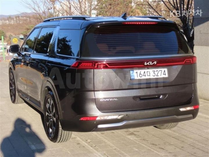Kia Carnival 2023 — 4