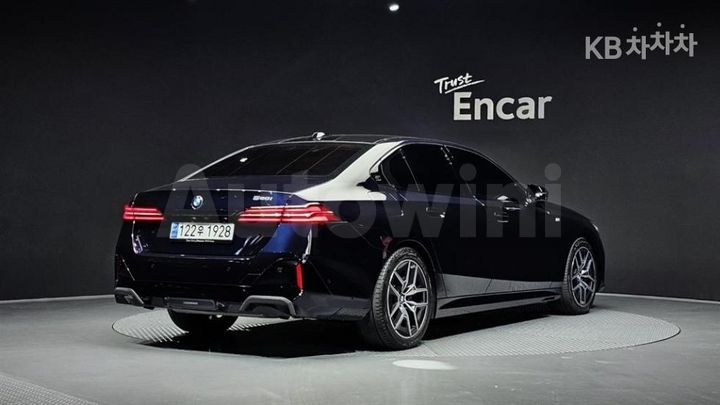 BMW 5 Series 2024 — 2