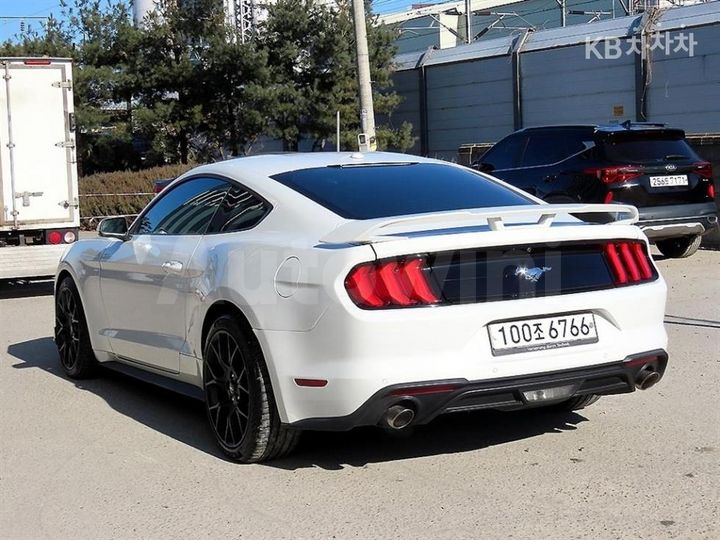 Ford Mustang 2019 — 3