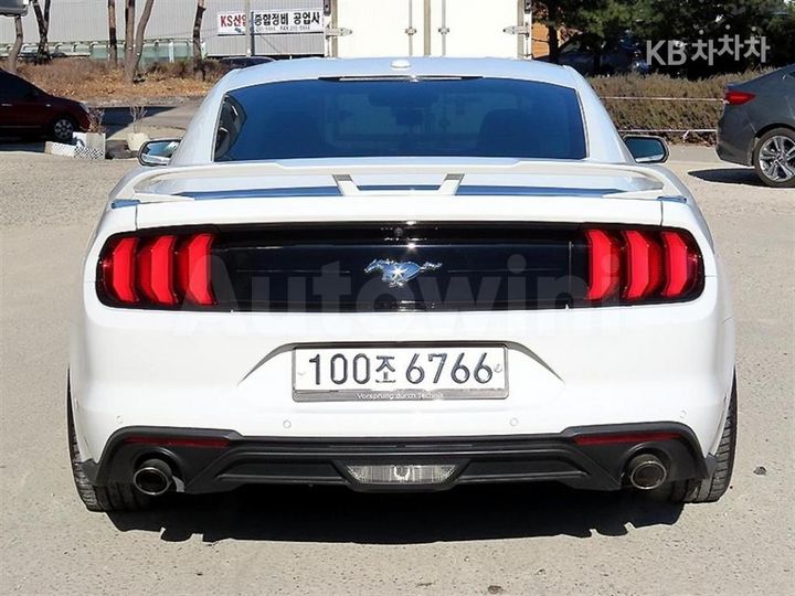 Ford Mustang 2019 — 4
