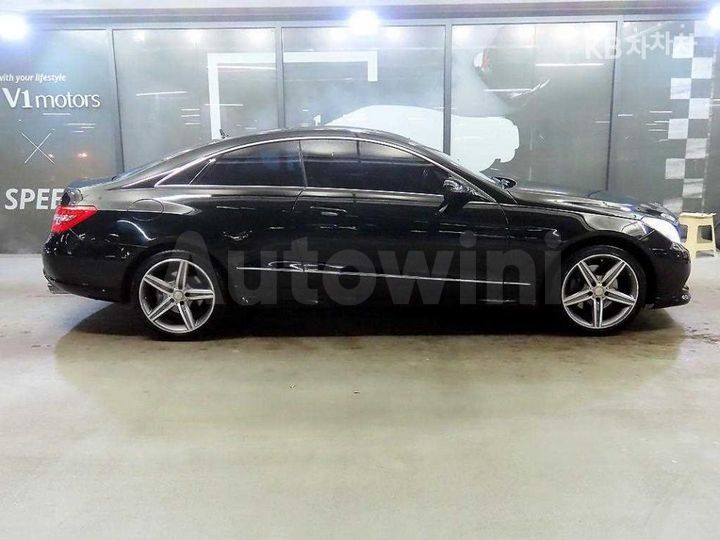Mercedes-Benz E Class 2010 — 3