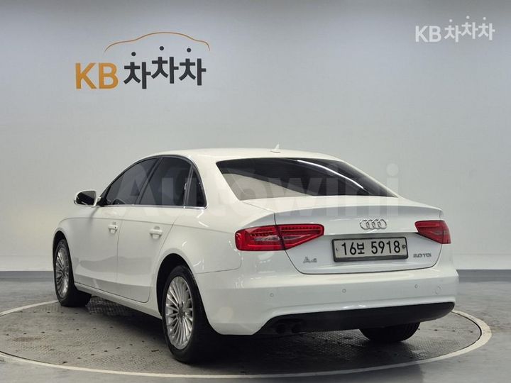 Audi A4 2013 — 2