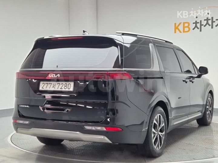 Kia Carnival 2023 — 3