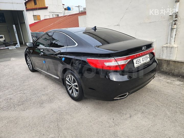 Hyundai Grandeur 2011 — 4