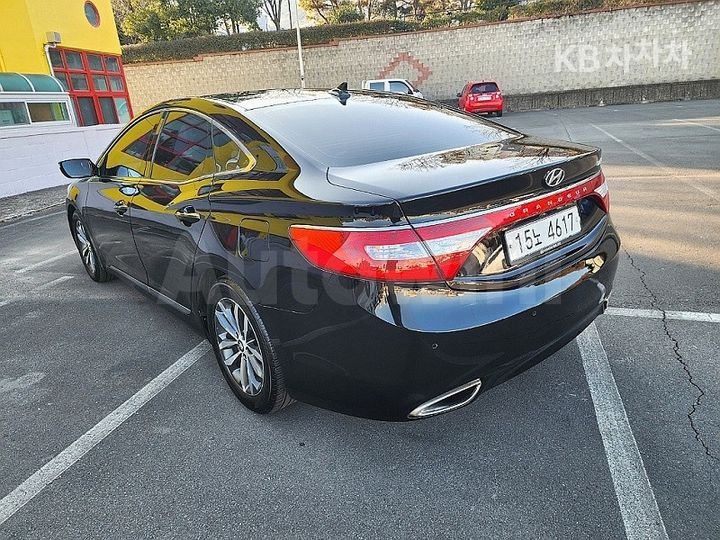 Hyundai Grandeur 2011 — 4