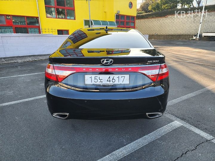 Hyundai Grandeur 2011 — 5