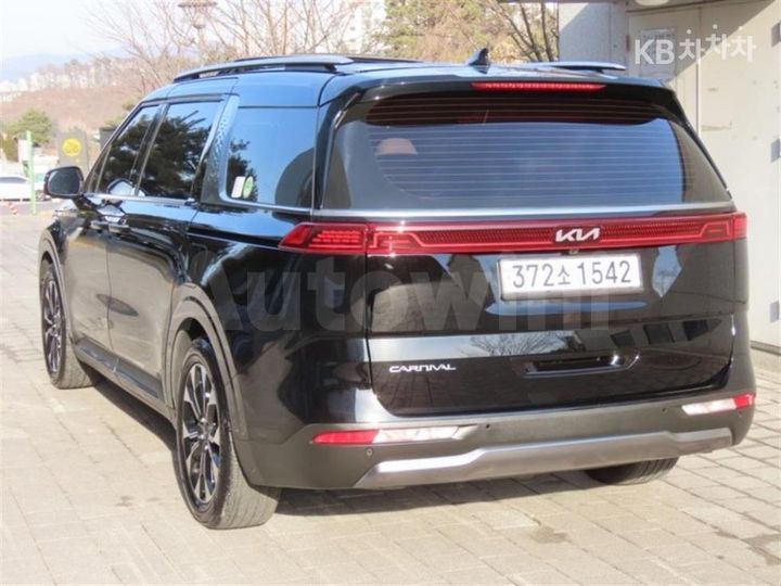 Kia Carnival 2023 — 4