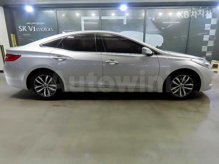 Hyundai Grandeur 2011 — 3