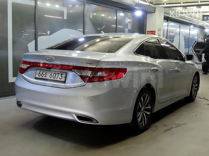 Hyundai Grandeur 2011 — 4