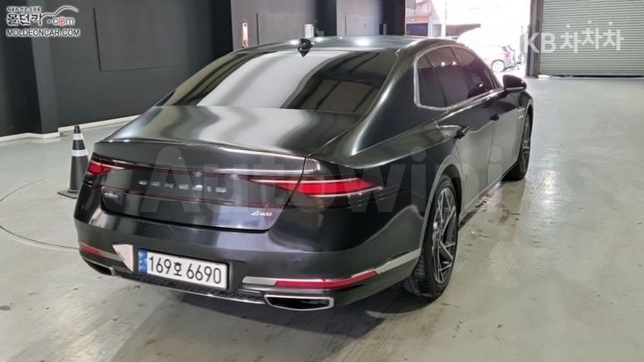 Genesis G90 2022 KMTFA41DDNU000658 — 2