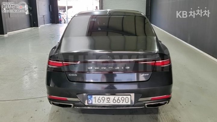 Genesis G90 2022 KMTFA41DDNU000658 — 4