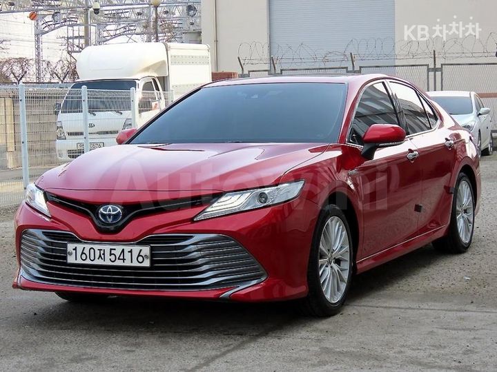 Toyota Camry 2021 — 2