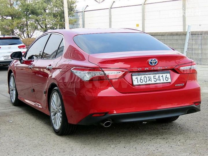 Toyota Camry 2021 — 3