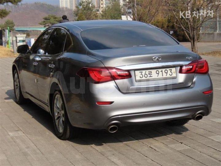 Infiniti Q 2017 — 4