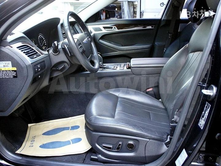 Hyundai Genesis 2016 — 5