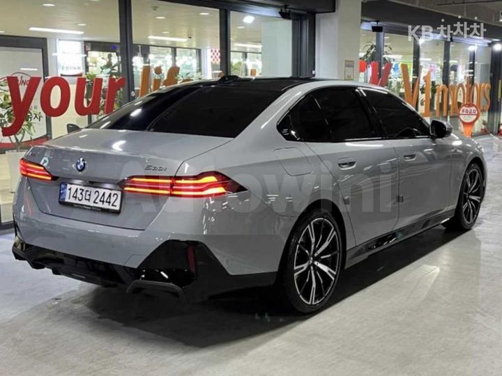 BMW 5 Series 2025 — 4