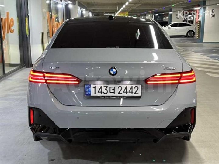 BMW 5 Series 2025 — 5