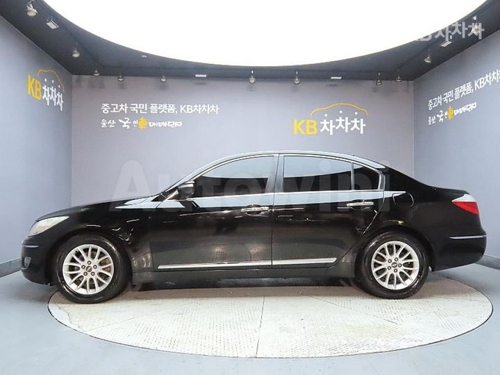 Hyundai Genesis 2010 — 5