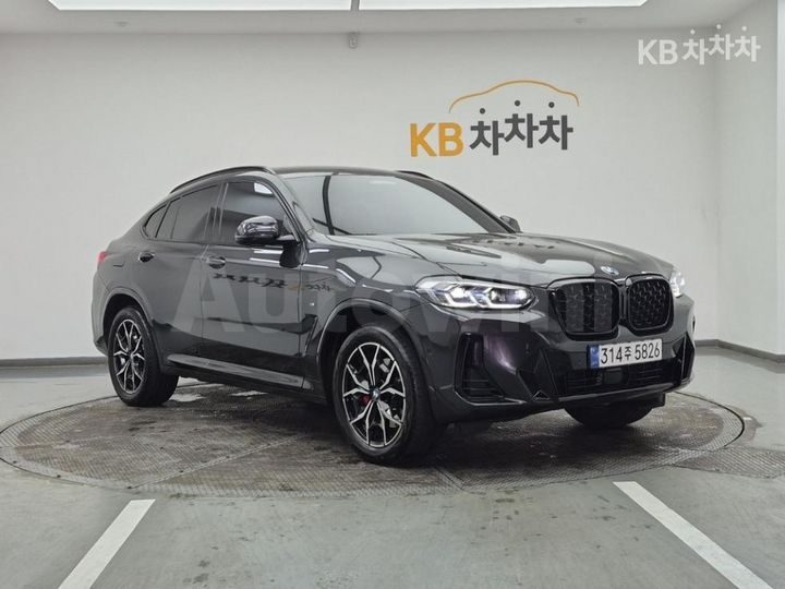 BMW X4 2023 — 2