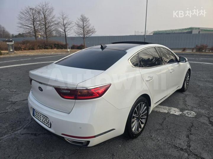 Kia K7 2018 — 5
