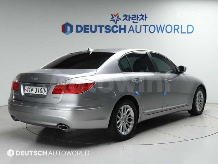 Hyundai Genesis 2008 — 2