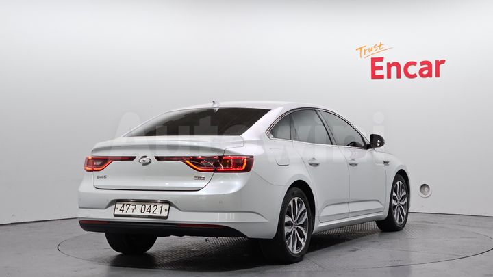 Renault SM6 2016 — 2