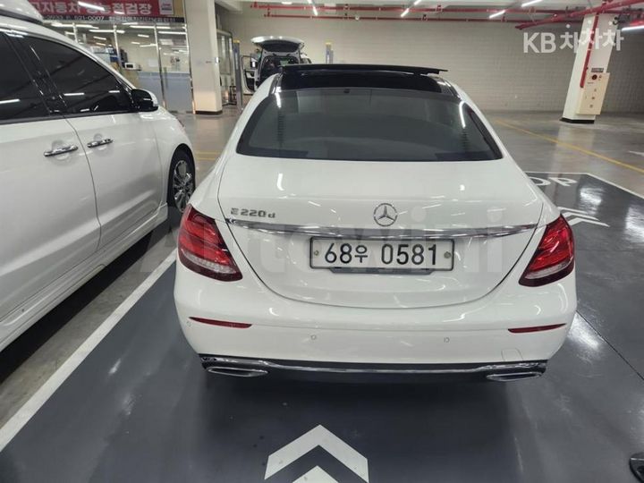 Mercedes Benz E Class 2017 — 3