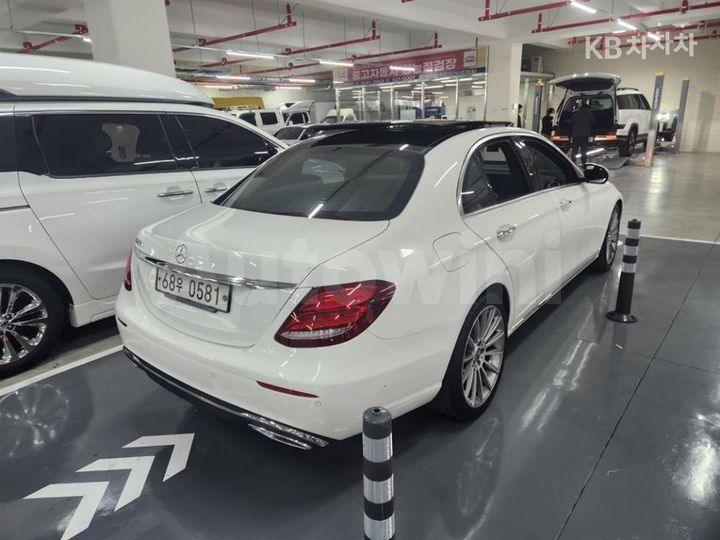 Mercedes Benz E Class 2017 — 4