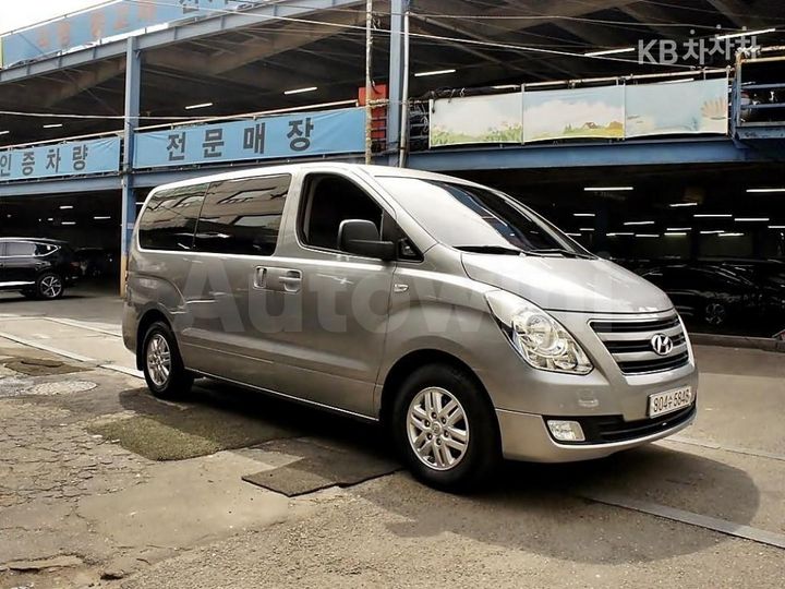 Hyundai Starex 2018 — 2