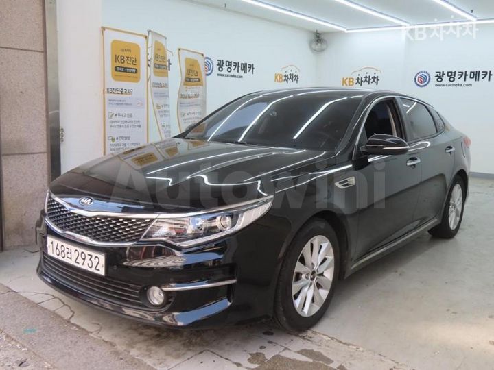 Kia K5 2017 — 2