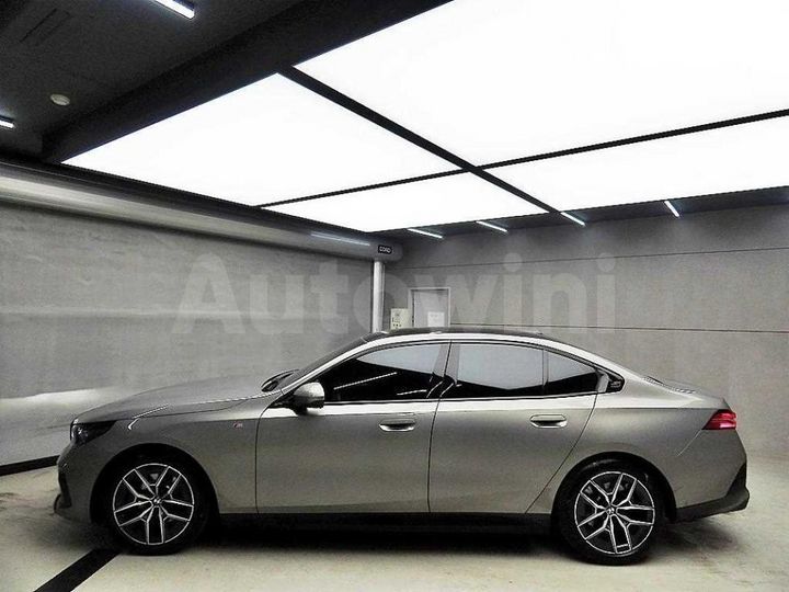 BMW 5 Series 2025 — 4