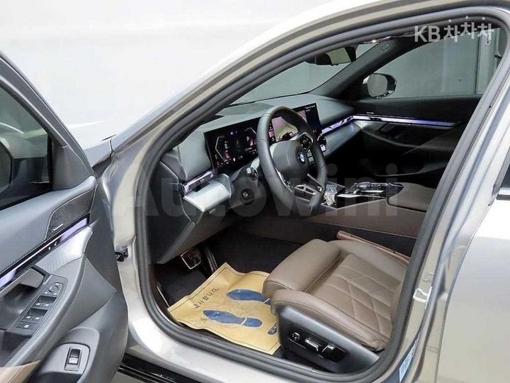 BMW 5 Series 2025 — 5