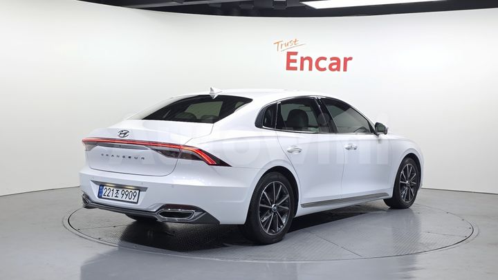 Hyundai Grandeur 2022 — 2