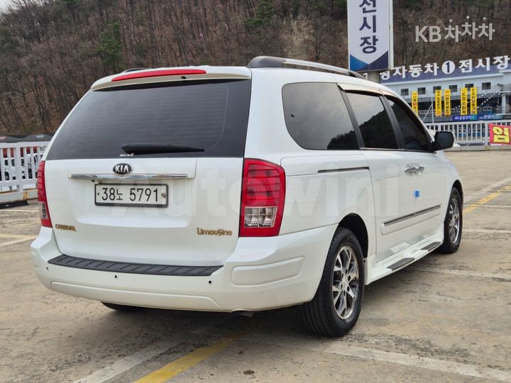 Kia Carnival 2014 — 4