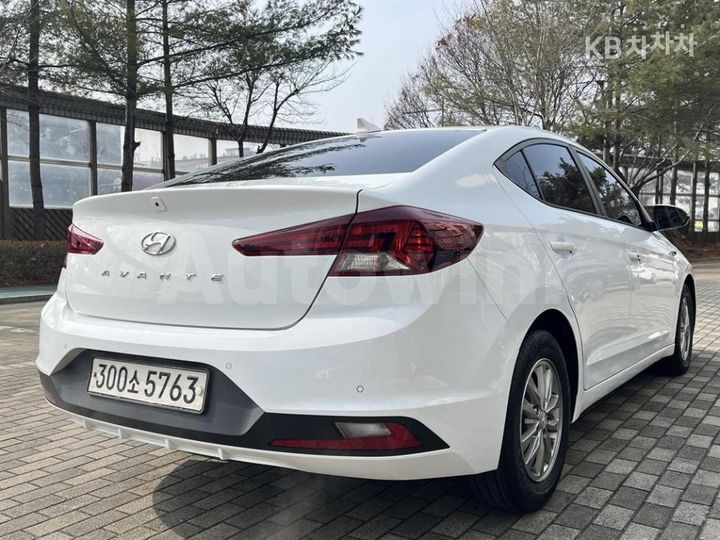 Hyundai Avante 2020 — 4