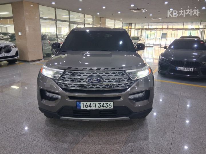 Ford Explorer 2021 — 2