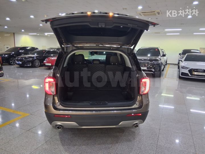 Ford Explorer 2021 — 5