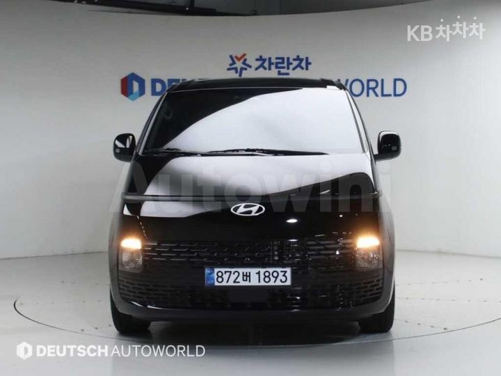 Hyundai Staria 2025 — 3