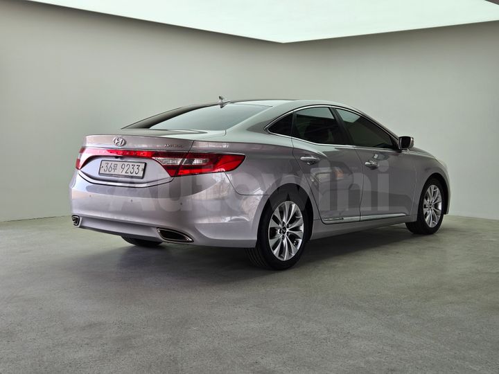 Hyundai Grandeur 2011 — 4