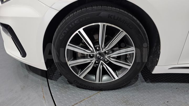 Kia K5 2019 — 5