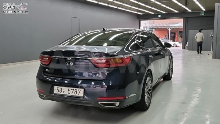 Kia K7 2017 — 2