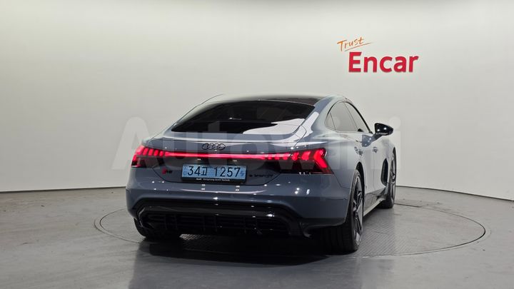 Audi RS e-tron GT 2023 — 4