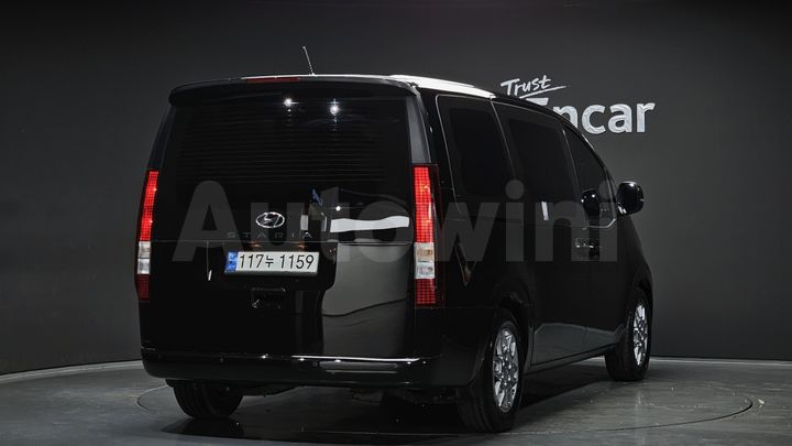 Hyundai Staria 2023 — 2